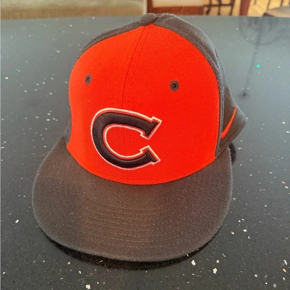 Nike Red and Black Cincinnati Reds Hat - Picture 1 of 5